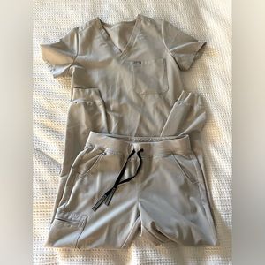 Figs Scrub Set, Size Medium, Color Boulder